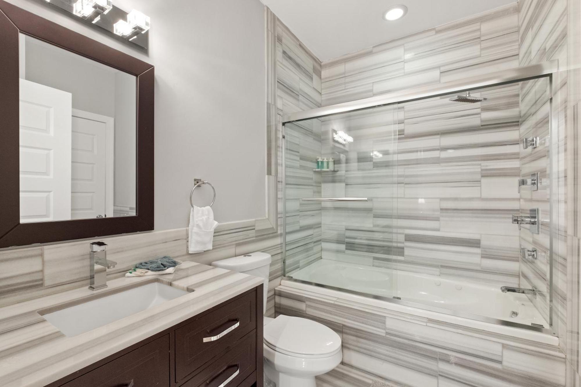Glam Flat W Viewpooldeck Apartment