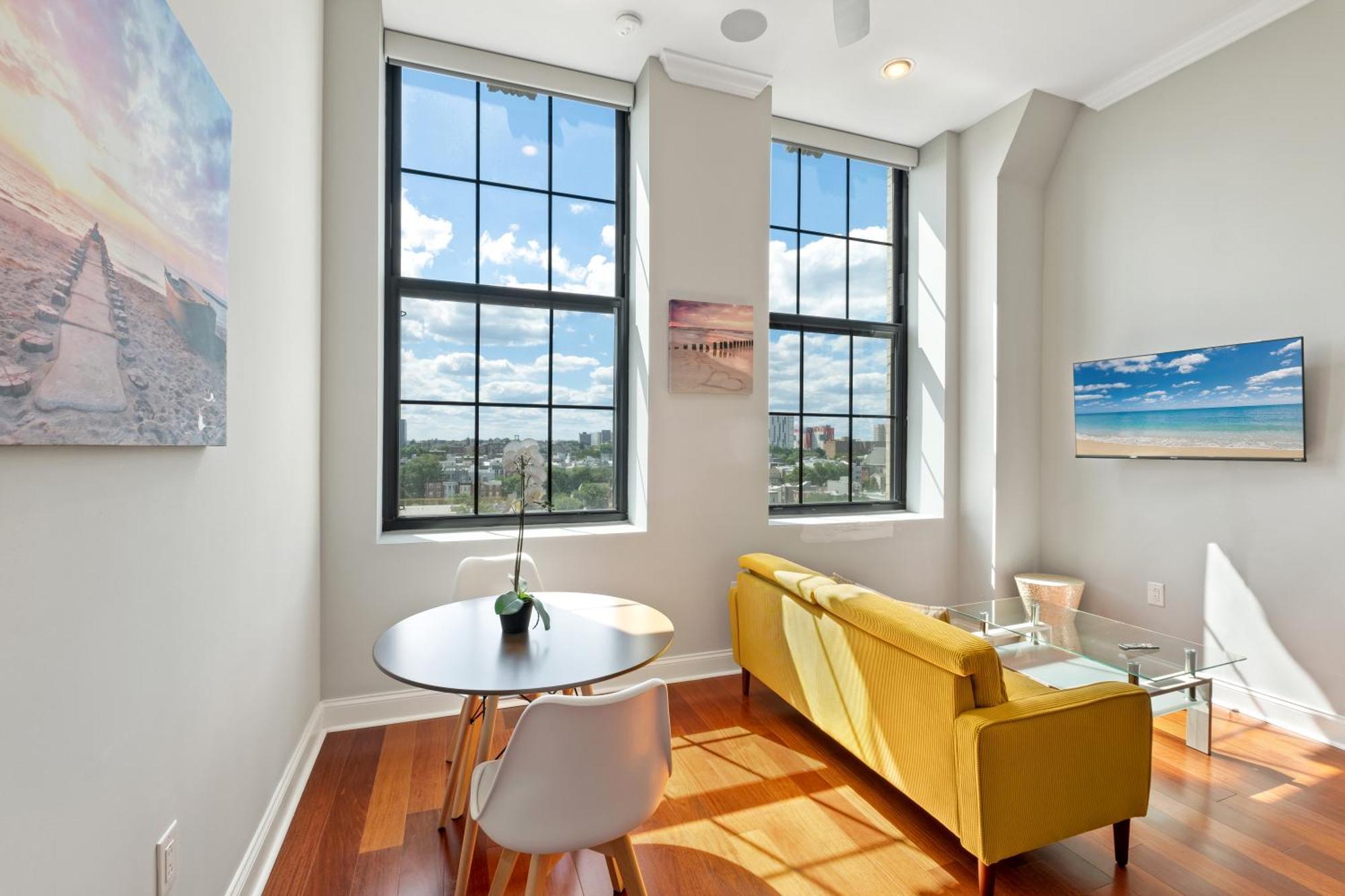 Glam Flat W Viewpooldeck * Philadelphia