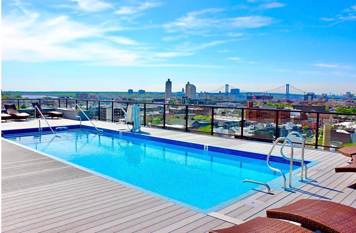 Glam Flat W Viewpooldeck Philadelphia
